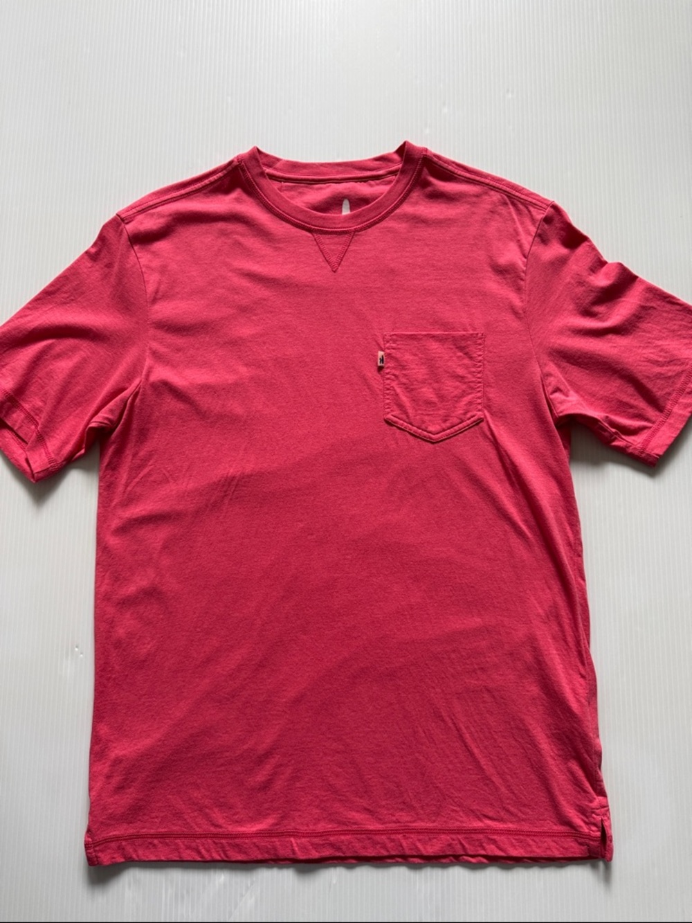 johnnie-O Dale Pink Crewneck Pocket Tee.  Men’s size small